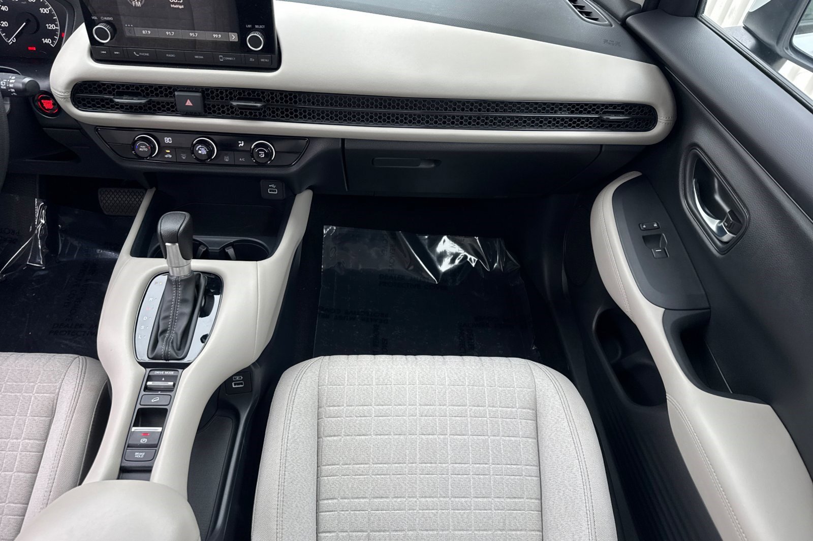 Used 2023 Honda HR-V LX image 28