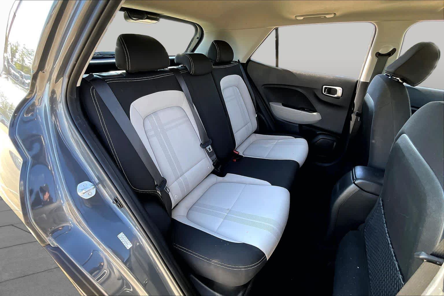Certified 2023 Hyundai Venue SEL FWD image 20