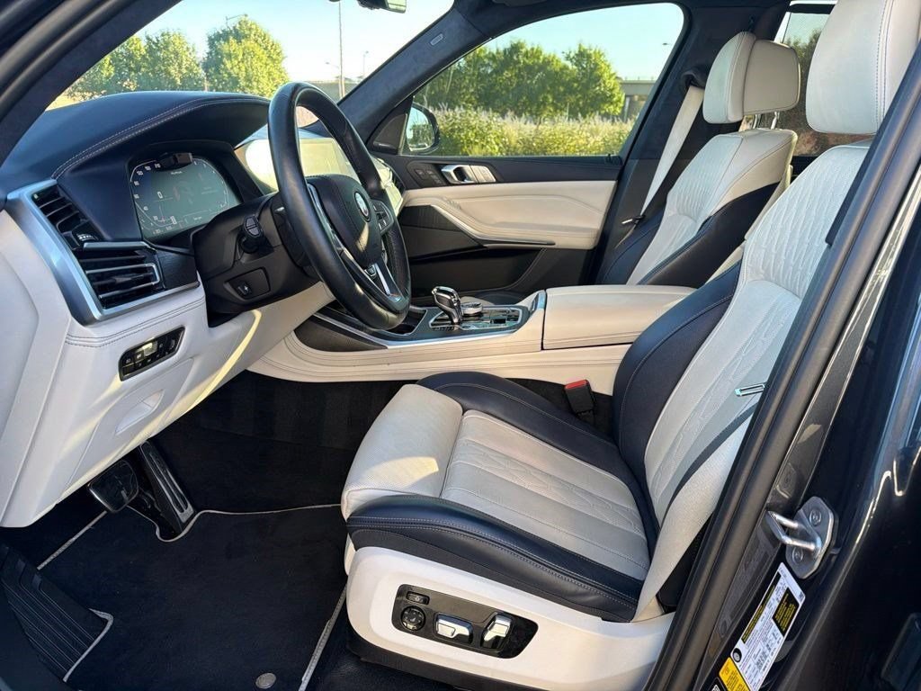 Used 2022 BMW ALPINA XB7 AWD/4WD image 10