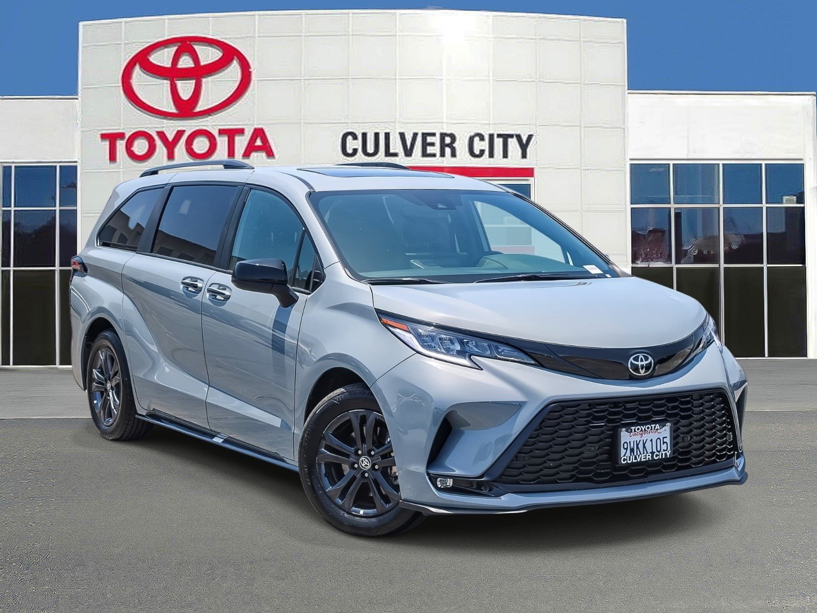 Certified 2026 Toyota Sienna XSE AWD/4WD image 1