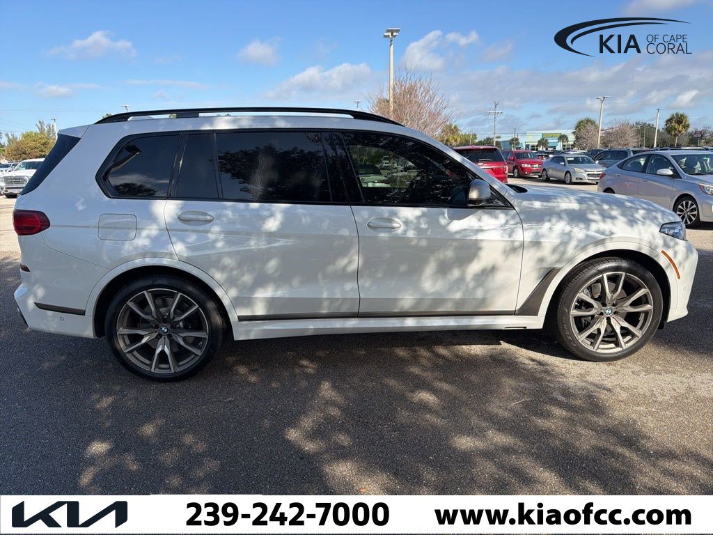 Used 2022 BMW X7 M50i video 1