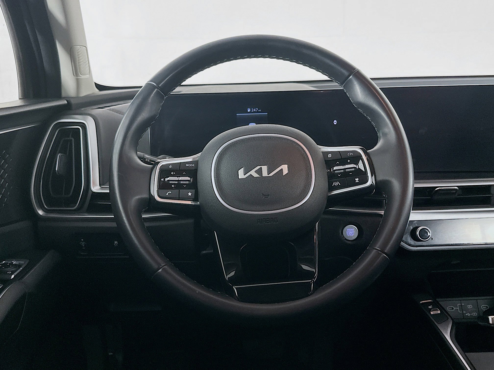 Used 2024 Kia Sorento S image 18