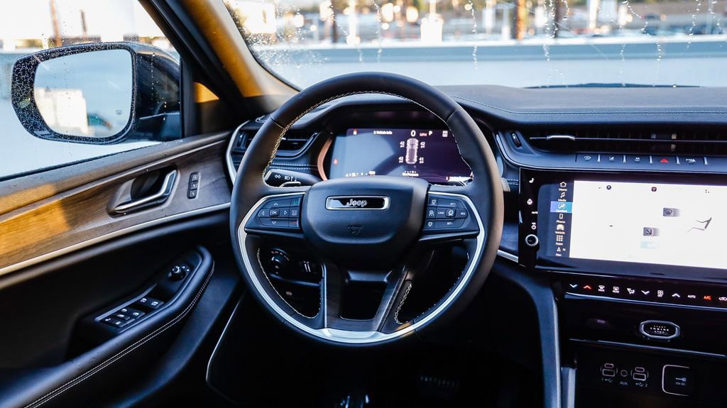 New 2026 Jeep Grand Cherokee Limited AWD/4WD image 18