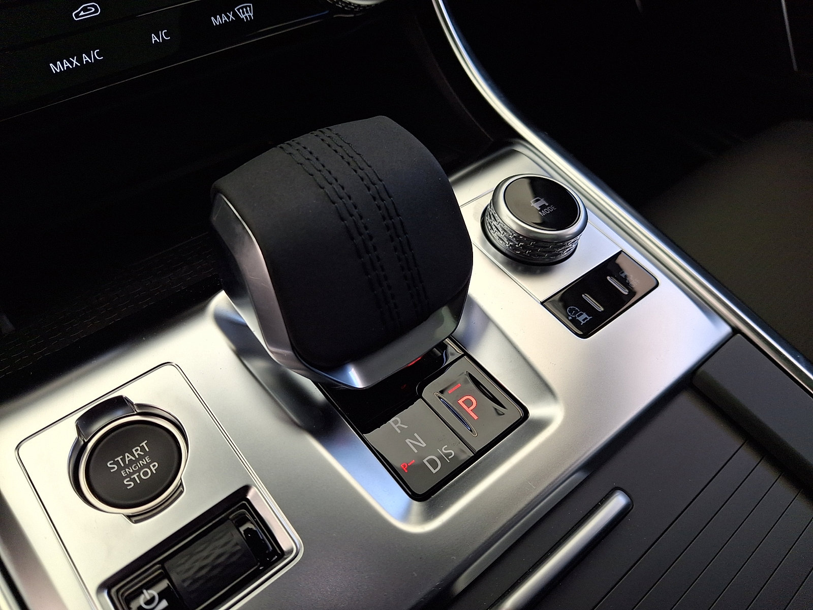 New 2024 Jaguar XF R-Dynamic SE image 13