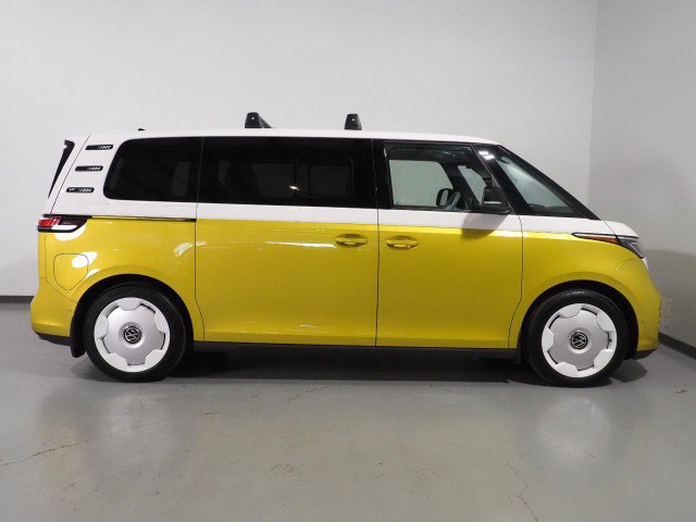 Used 2025 Volkswagen ID. Buzz 1st Edition image 6