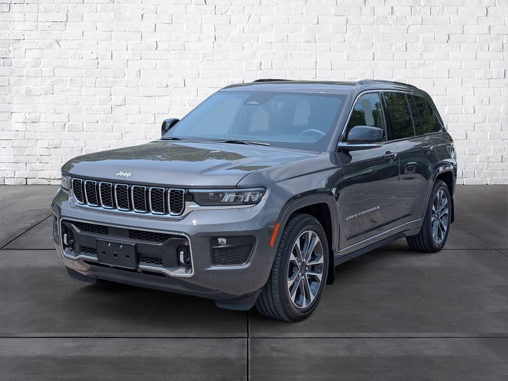 Used 2025 Jeep Grand Cherokee Overland w/ Luxury Tech Group IV AWD/4WD image 4