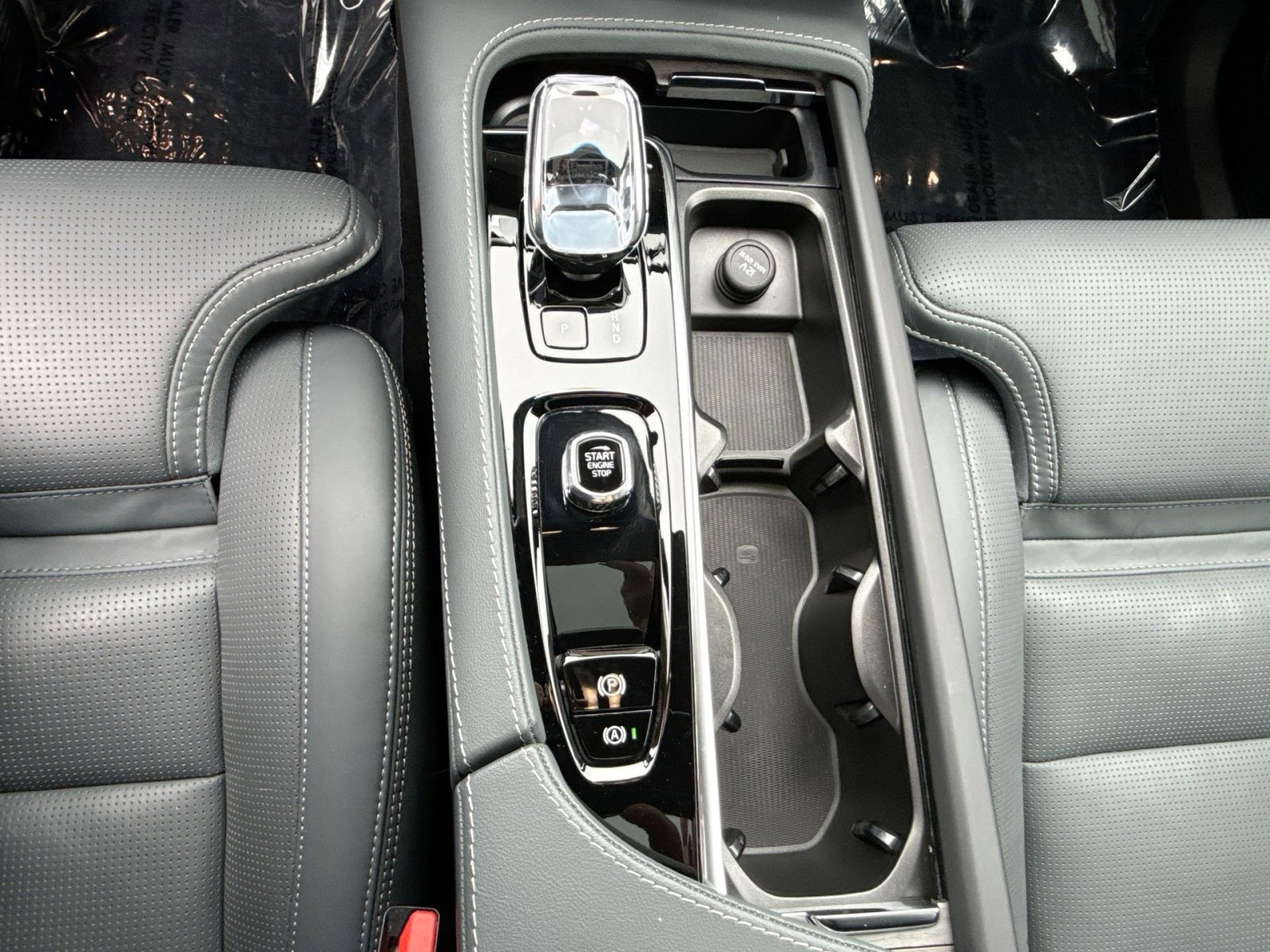 Certified 2024 Volvo XC90 B6 Ultimate w/ Protection Package Premier AWD/4WD image 23