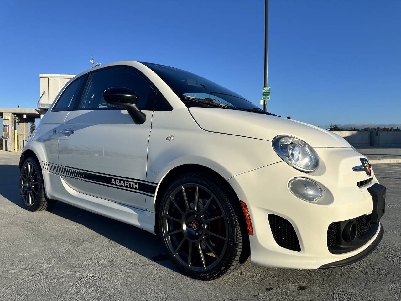 Used 2013 FIAT 500 Abarth w/ Beats Audio Pkg FWD image 1