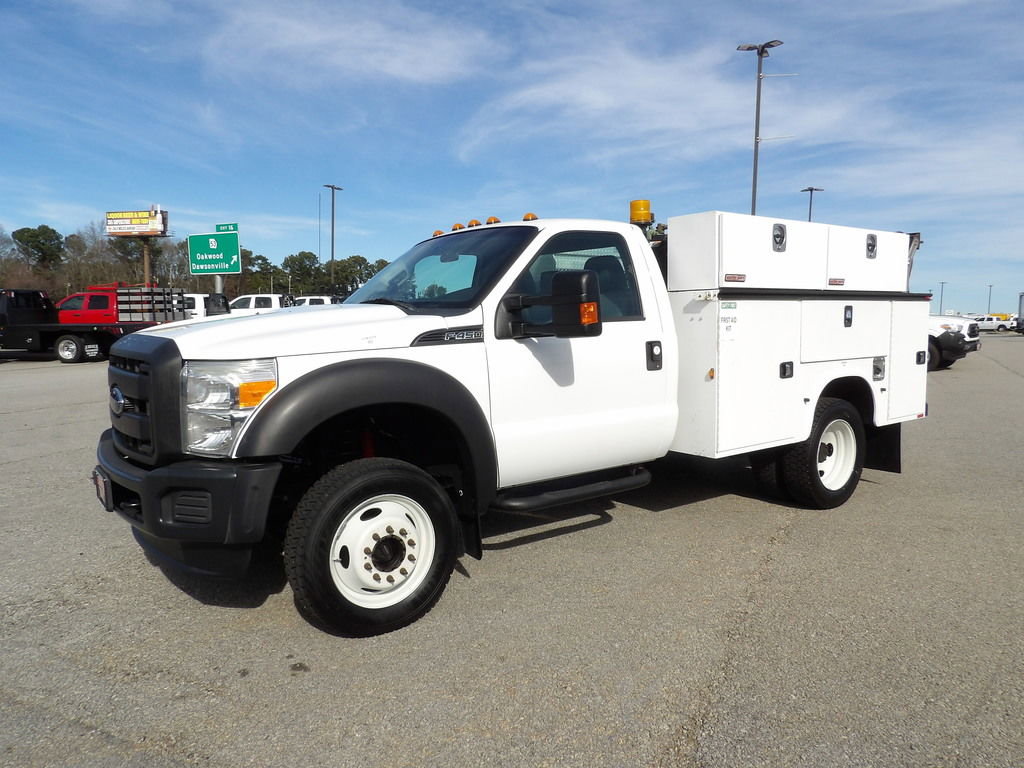 Used 2015 Ford F450 XL w/ Power Equipment Group image 3