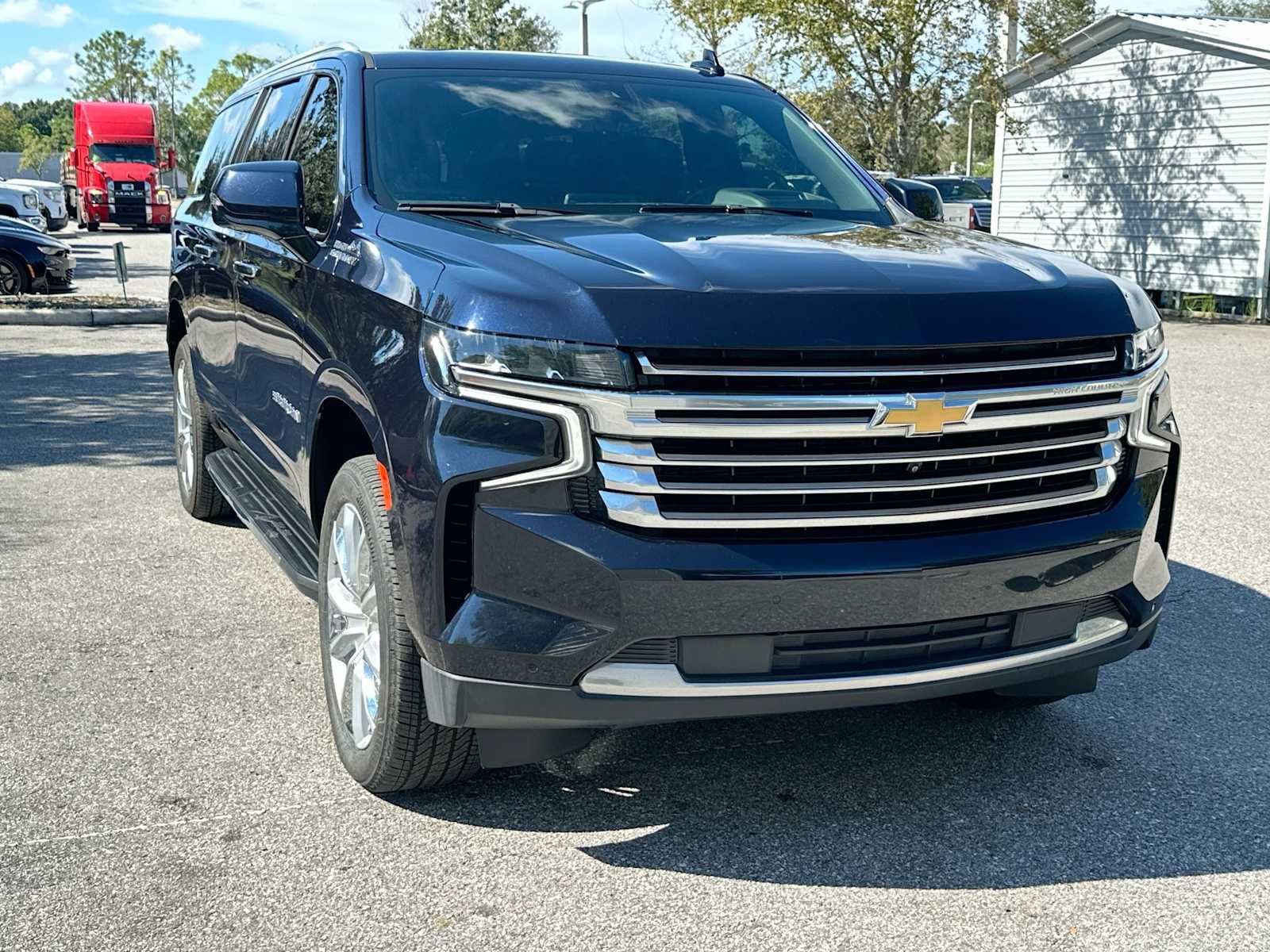 Certified 2023 Chevrolet Suburban High Country w/ Max Trailering Package RWD image 8