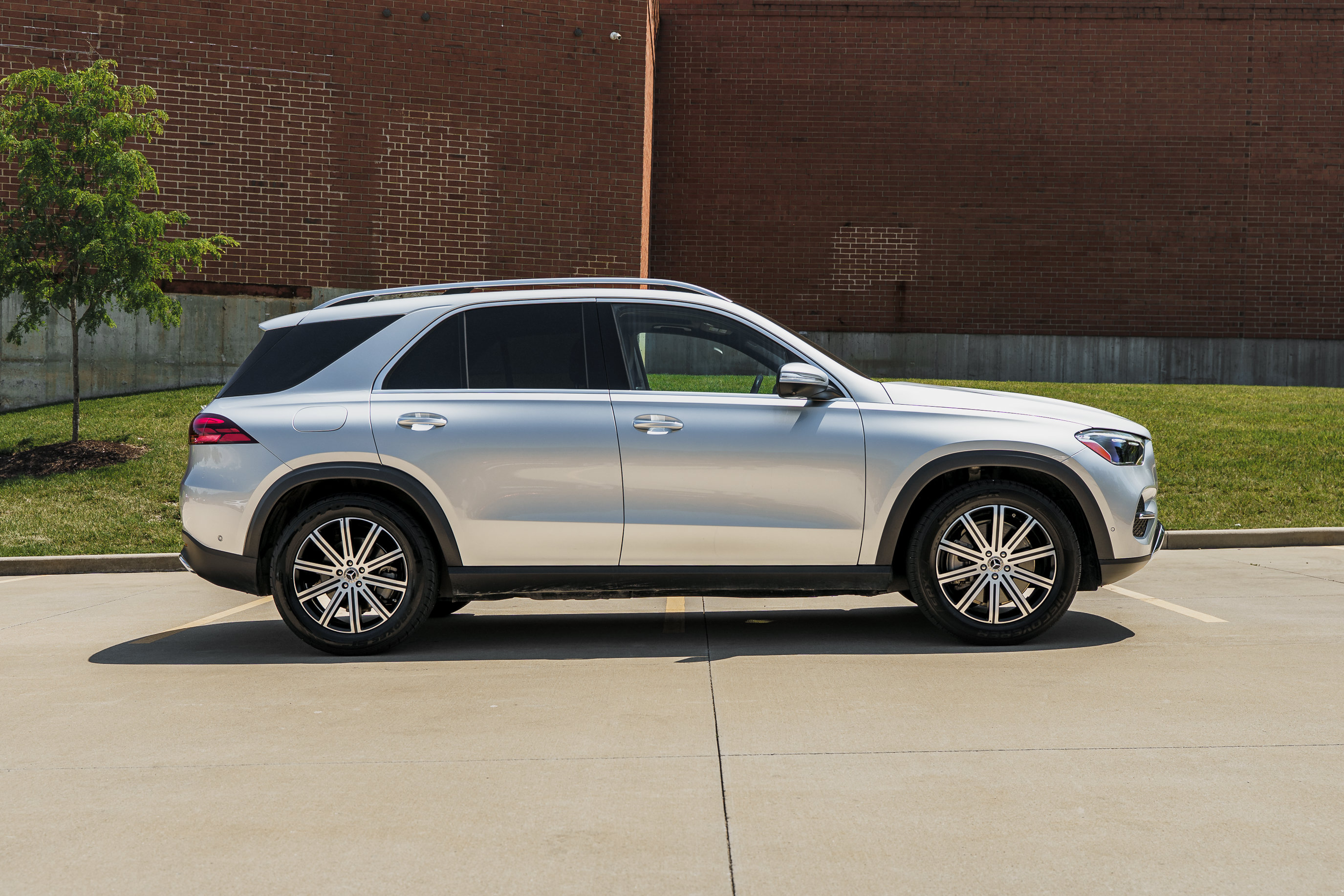Used 2025 Mercedes-Benz GLE 450 4MATIC image 3