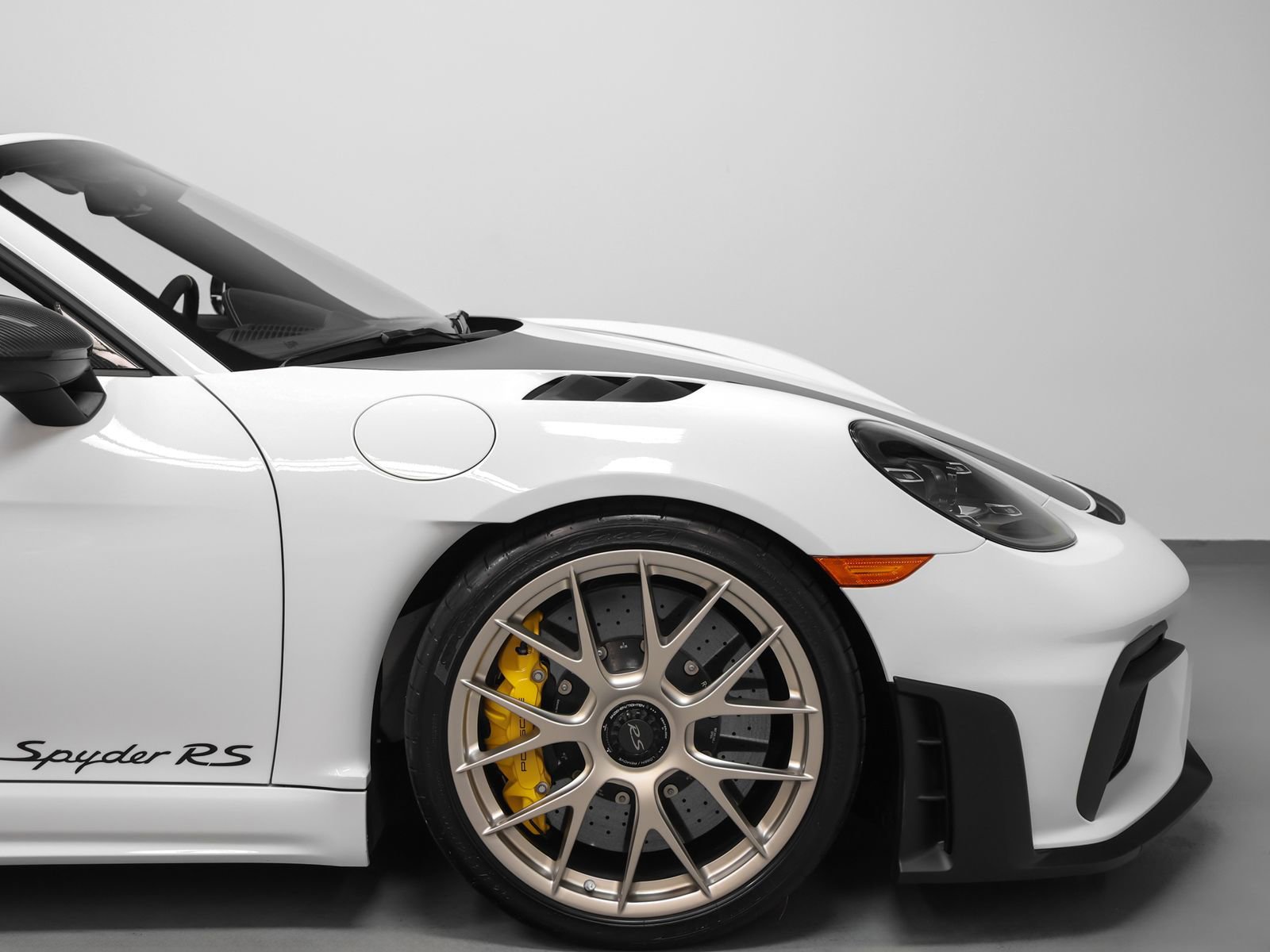 Certified 2025 Porsche 718 Boxster Spyder RS RWD image 25