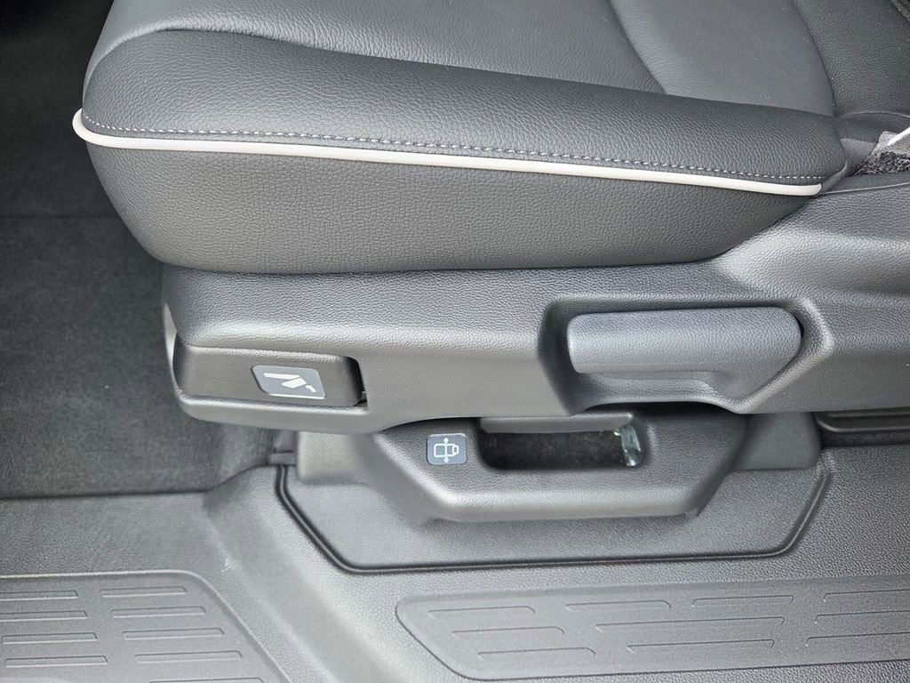 Used 2026 Honda Odyssey Touring image 8