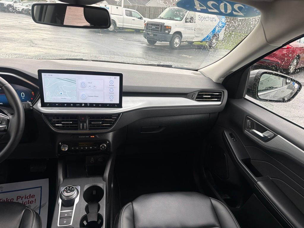 Used 2024 Ford Escape Platinum AWD/4WD image 22