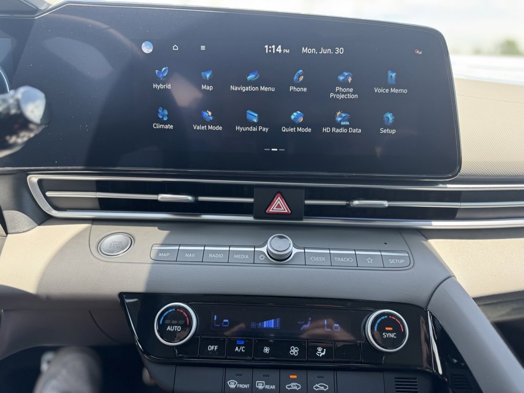 New 2025 Hyundai Elantra SEL image 22