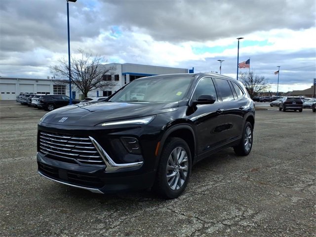 Used 2025 Buick Enclave Preferred image 3