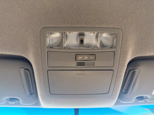Used 2012 Toyota Highlander FWD w/ Tech Pkg image 34
