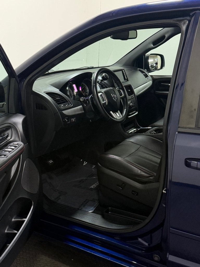 Used 2017 Dodge Grand Caravan GT FWD image 8