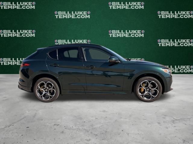 Used 2021 Alfa Romeo Stelvio Ti Sport AWD/4WD image 5