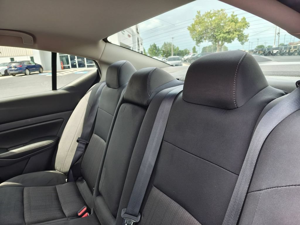 Used 2024 Nissan Altima 2.5 SV FWD image 24
