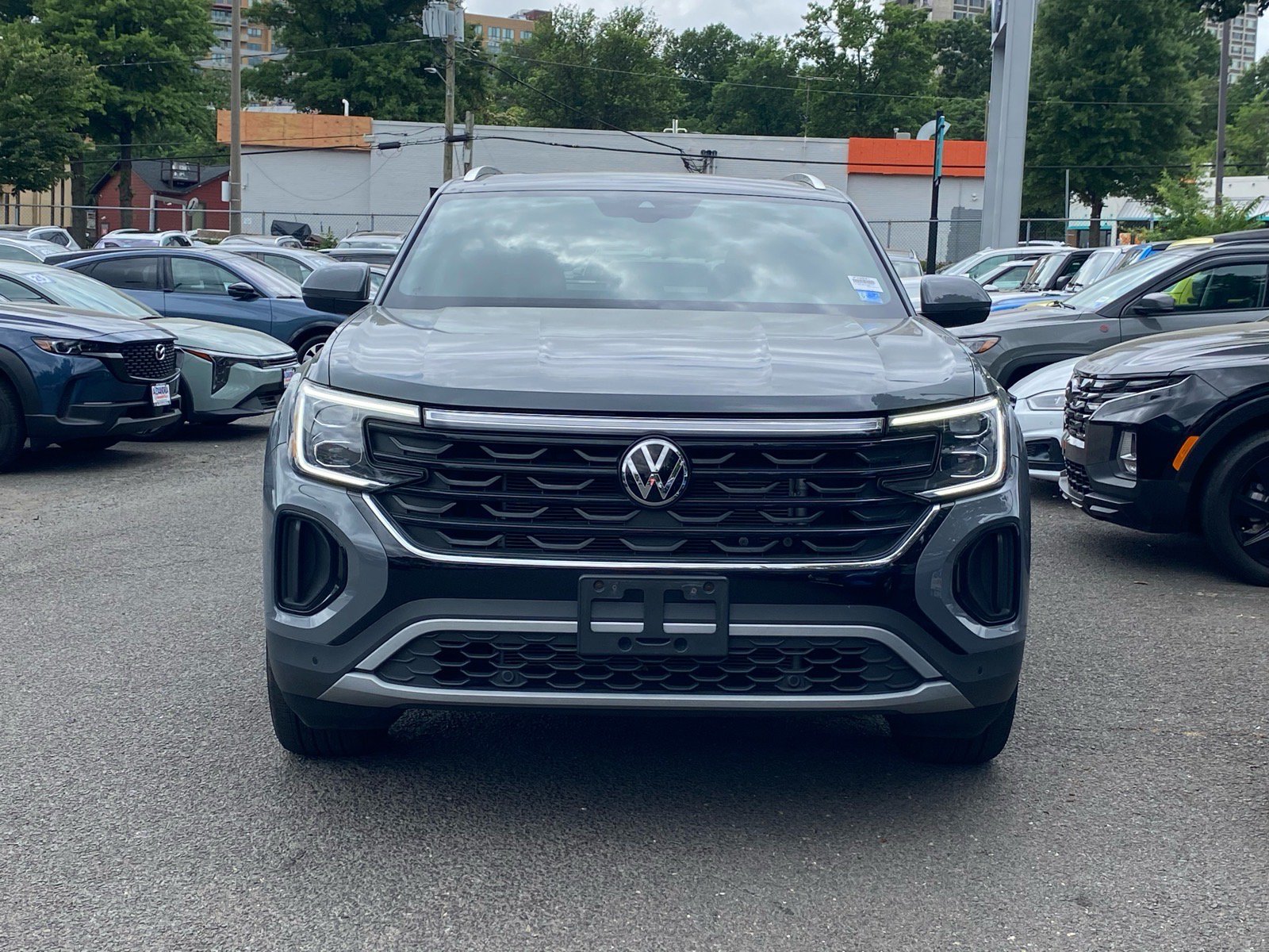 Certified 2025 Volkswagen Atlas Cross Sport SE FWD image 3