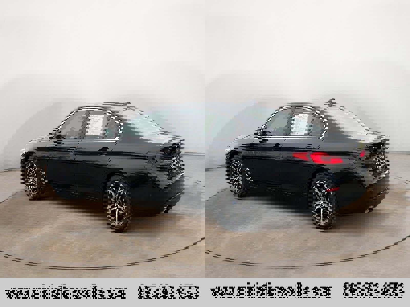 Used 2023 BMW 530i xDrive w/ Convenience Package image 5