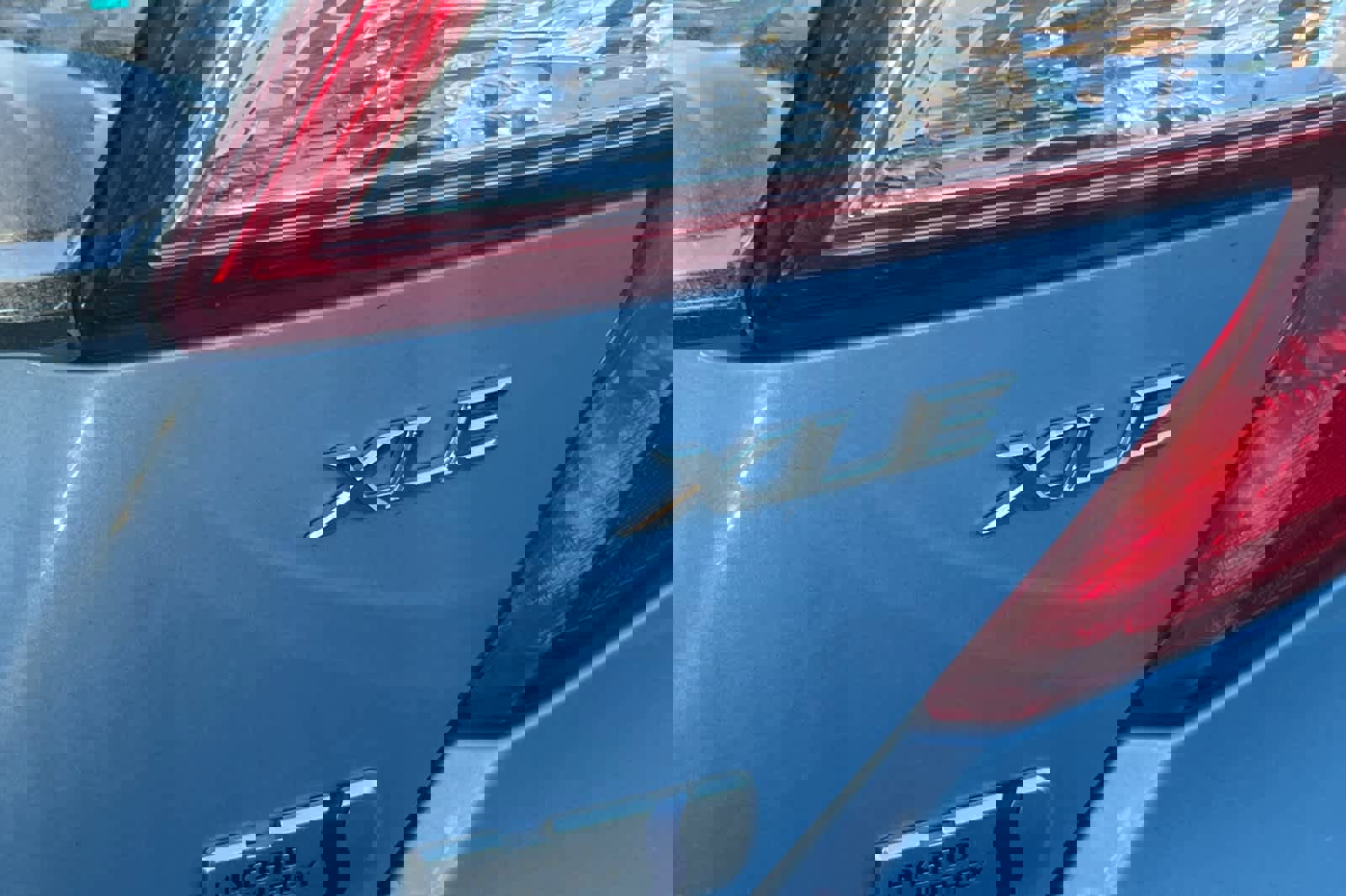 Used 2012 Toyota Camry XLE w/ Leather Pkg image 21