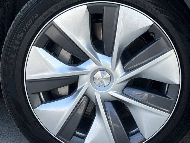Used 2023 Tesla Model Y Long Range AWD/4WD image 9