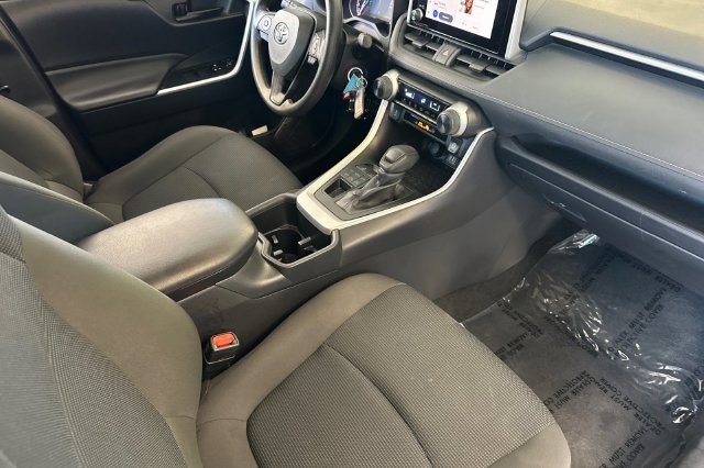 Used 2025 Toyota RAV4 LE AWD/4WD image 20
