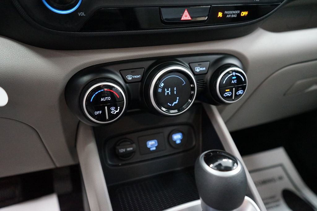 Used 2020 Hyundai Venue SEL image 33