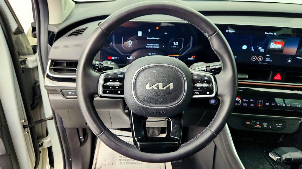 Used 2025 Kia Carnival SX Prestige image 12