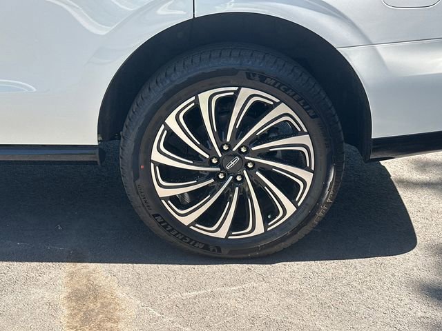 New 2026 Lincoln Navigator Black Label AWD/4WD image 21