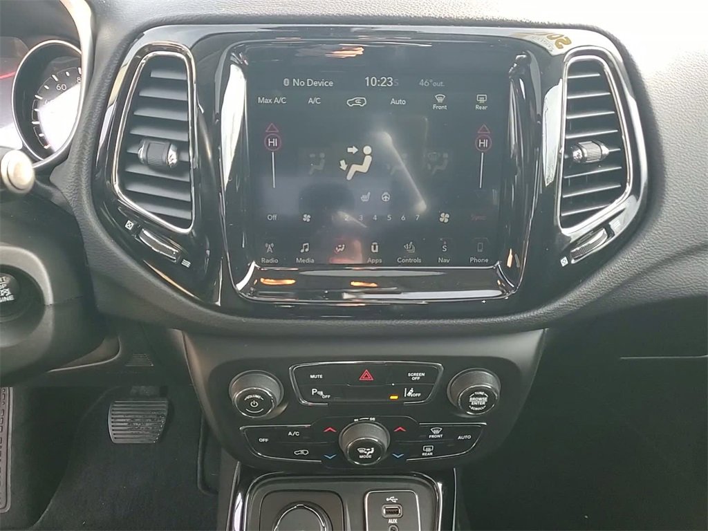 Used 2017 Jeep Compass Limited image 15