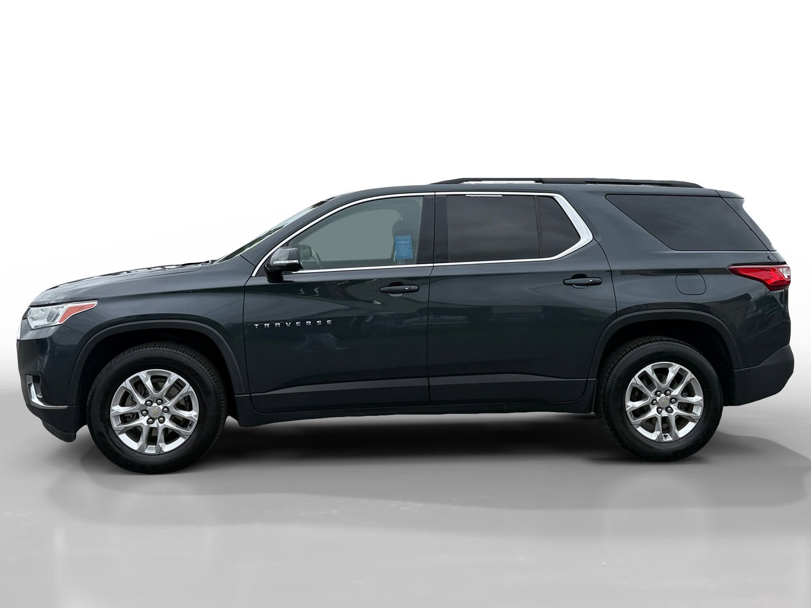 Used 2019 Chevrolet Traverse LT image 2