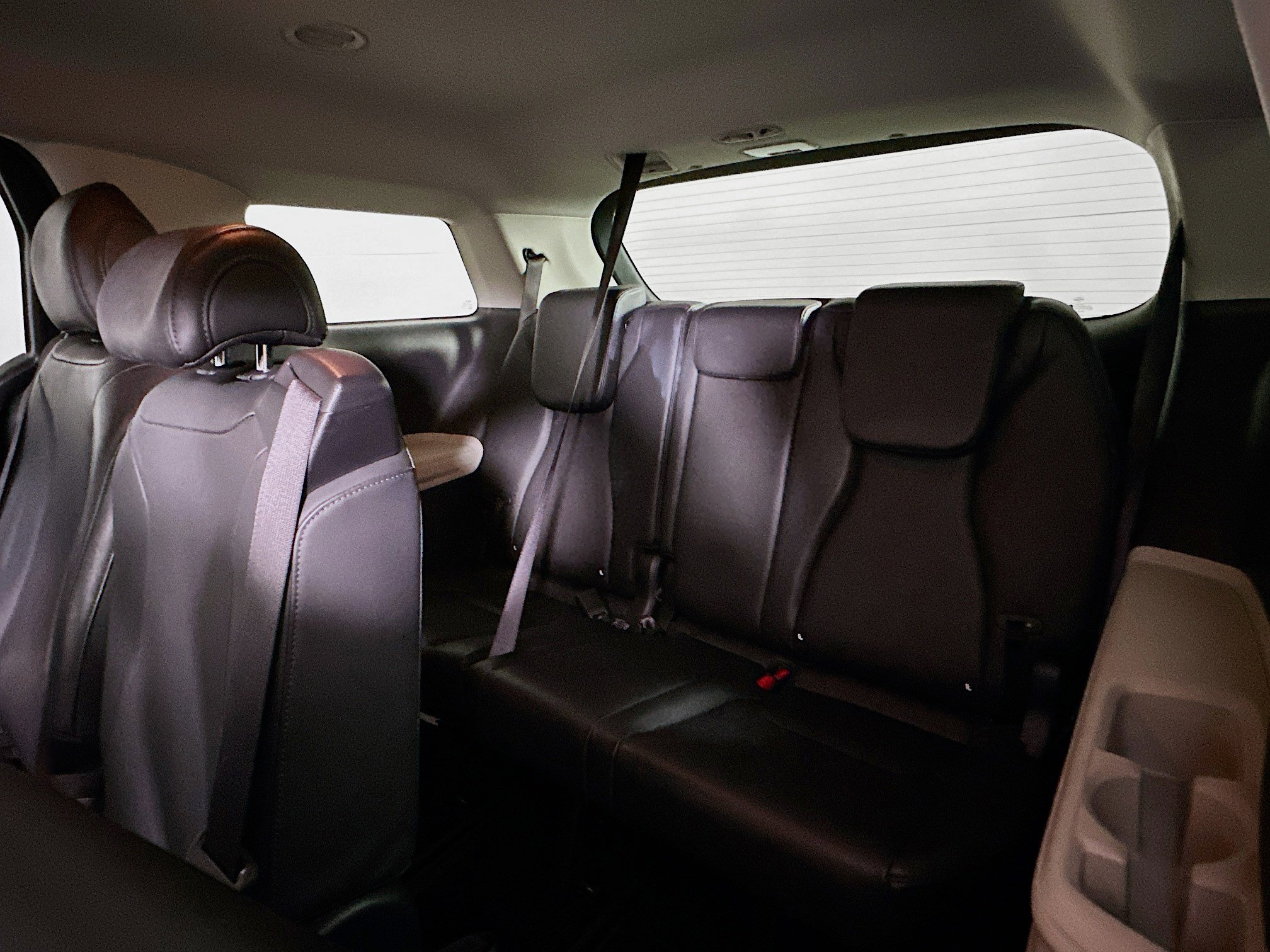 Used 2024 Kia Carnival LX image 27