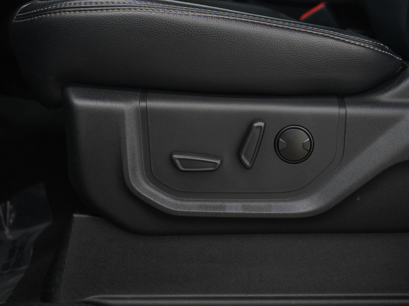 Used 2022 Ford F350 Lariat w/ Chrome Package image 23