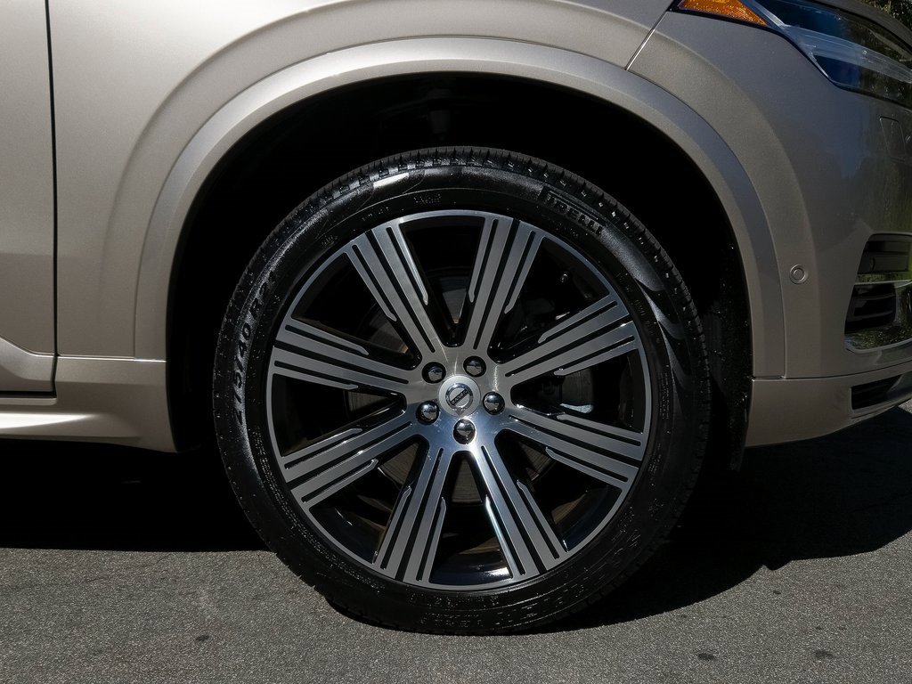 Used 2025 Volvo XC90 T8 Ultra w/ Protection Package Premier image 9