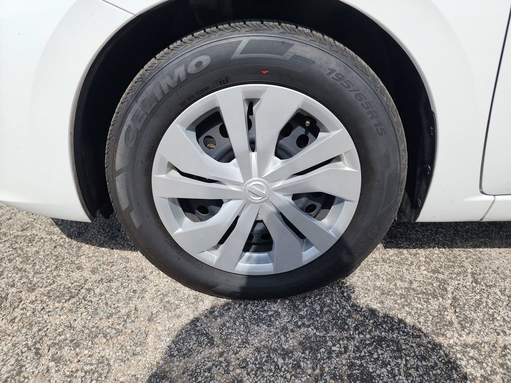Used 2023 Nissan Versa S FWD image 10