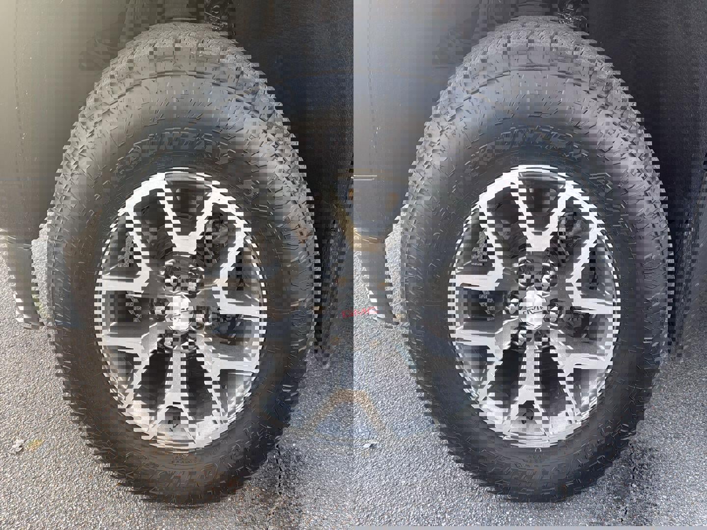 Used 2021 GMC Canyon AT4 w/ Driver Alert Package image 10