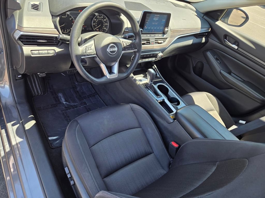Used 2024 Nissan Altima 2.5 SV FWD image 21