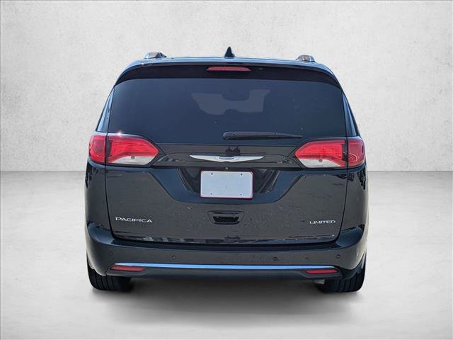 Used 2017 Chrysler Pacifica Limited w/ UConnect Theater Package FWD image 7