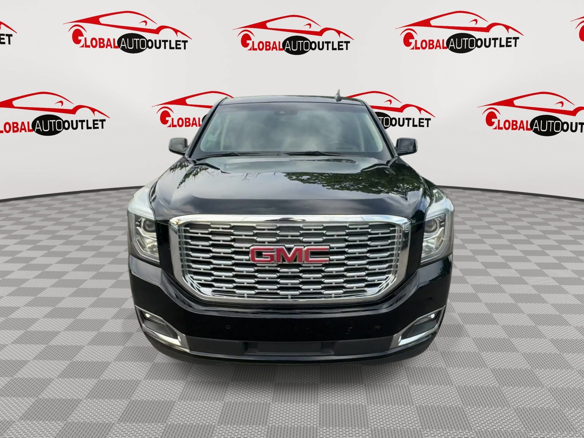 Used 2018 GMC Yukon Denali w/ Denali Ultimate Package AWD/4WD image 3