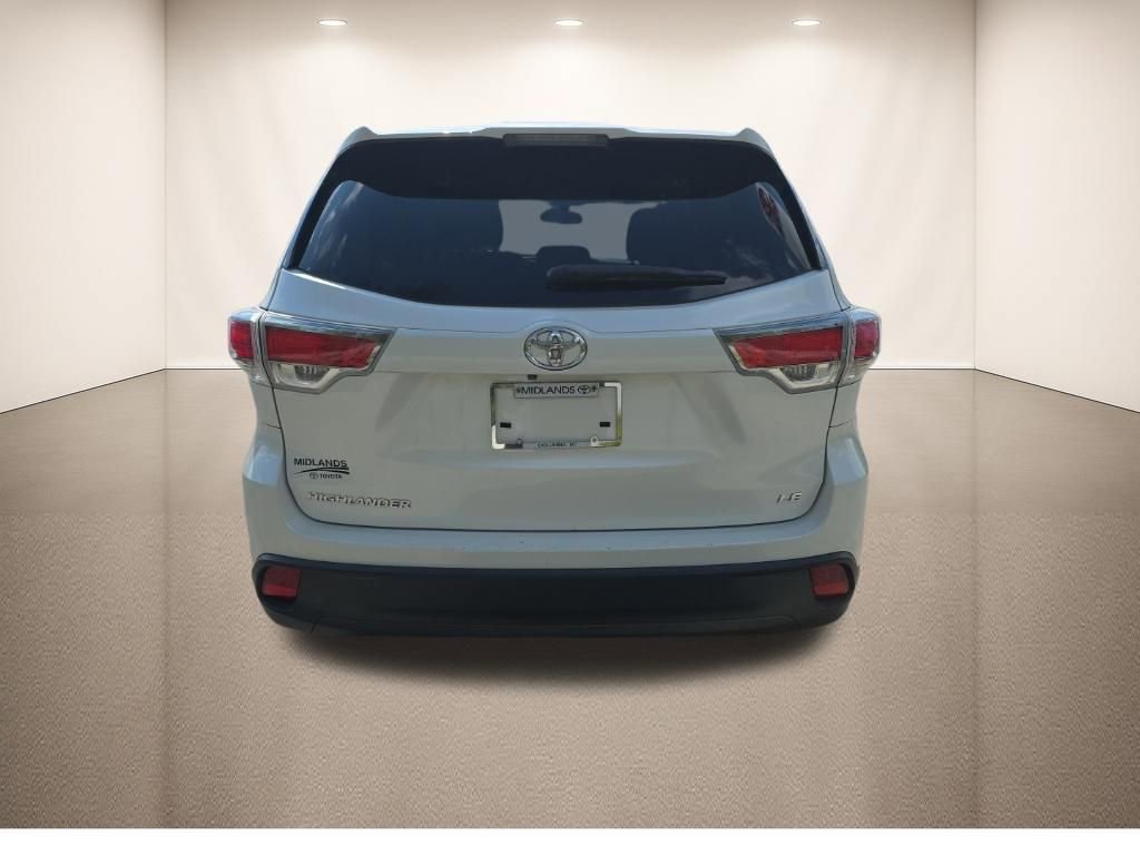 Used 2014 Toyota Highlander LE image 4