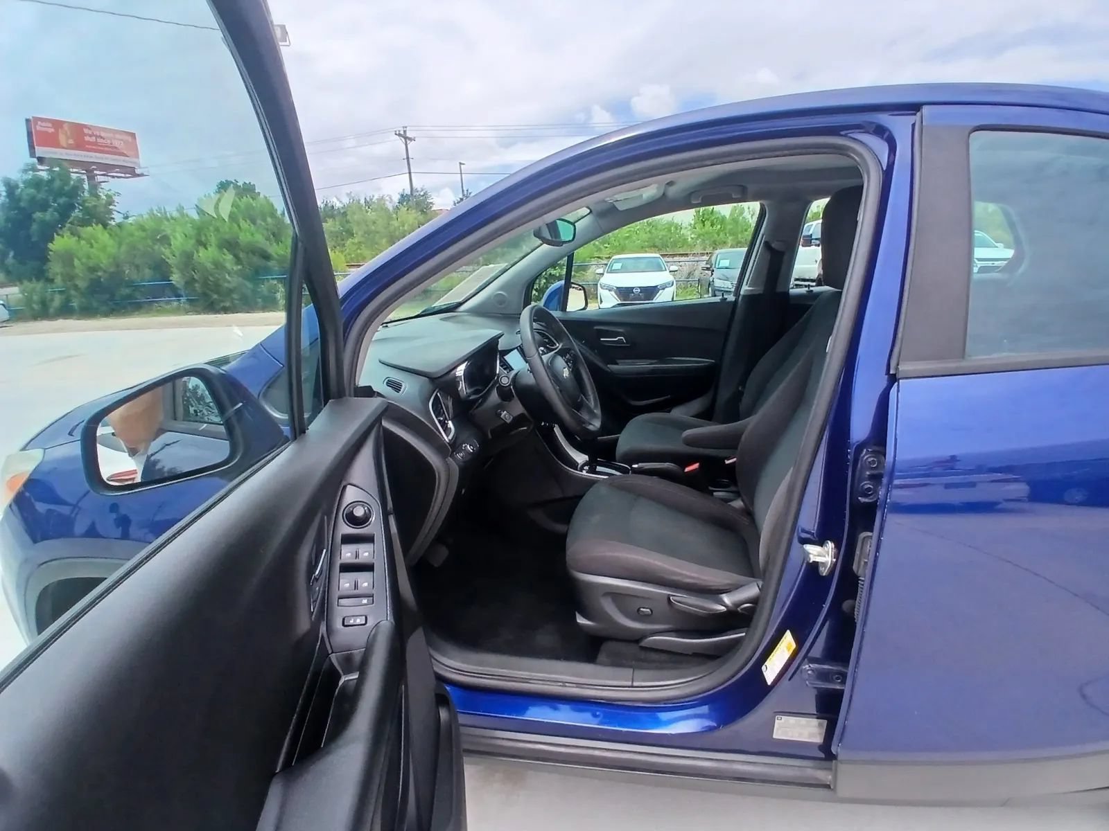 Used 2017 Chevrolet Trax LS FWD image 12