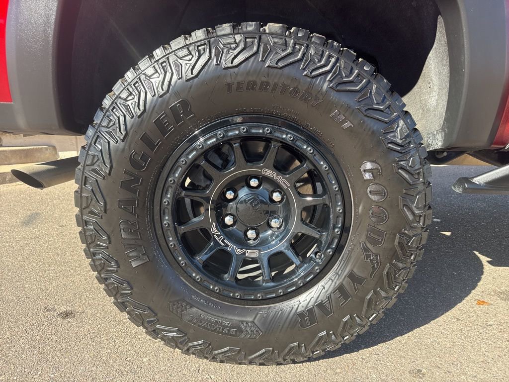 Certified 2025 GMC Canyon AT4 w/ AT4X AEV Edition image 9