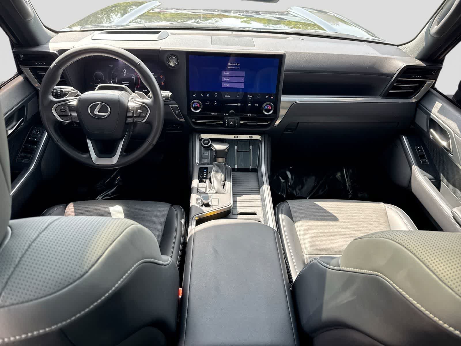 Used 2025 Lexus GX 550 w/ Accessory Package (2T) AWD/4WD image 22