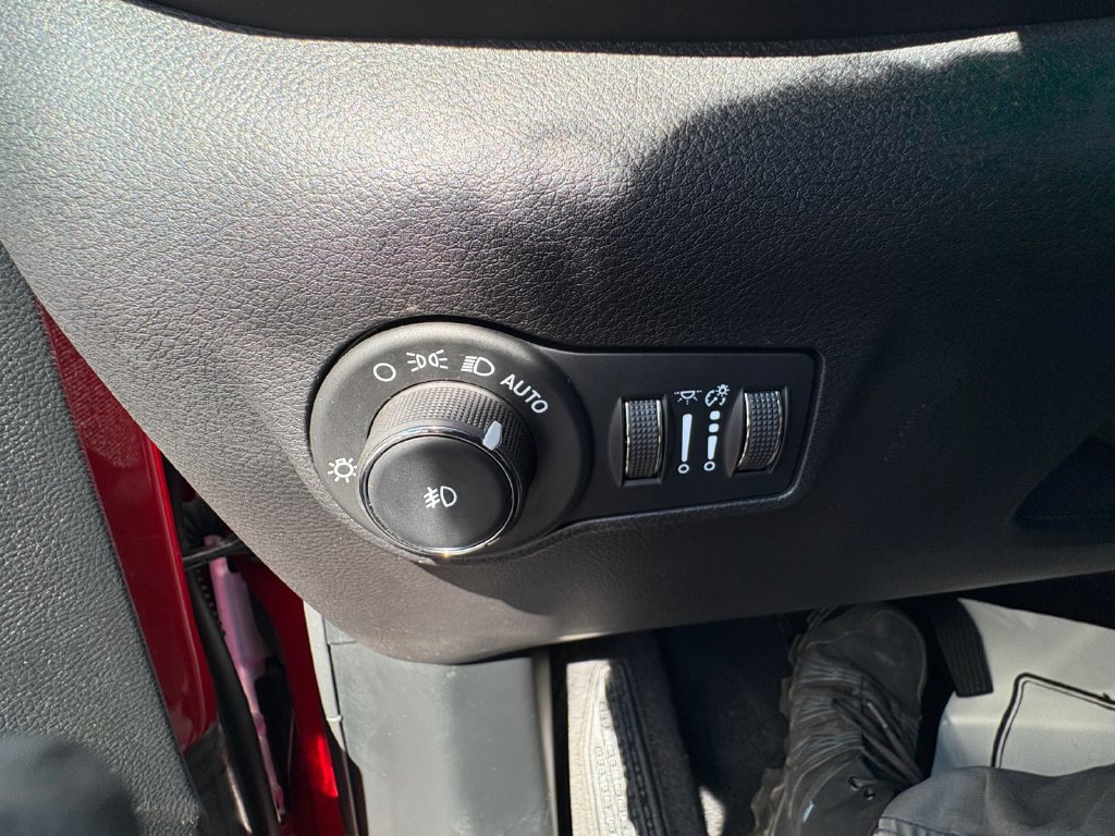 Certified 2025 Jeep Compass Latitude AWD/4WD image 26