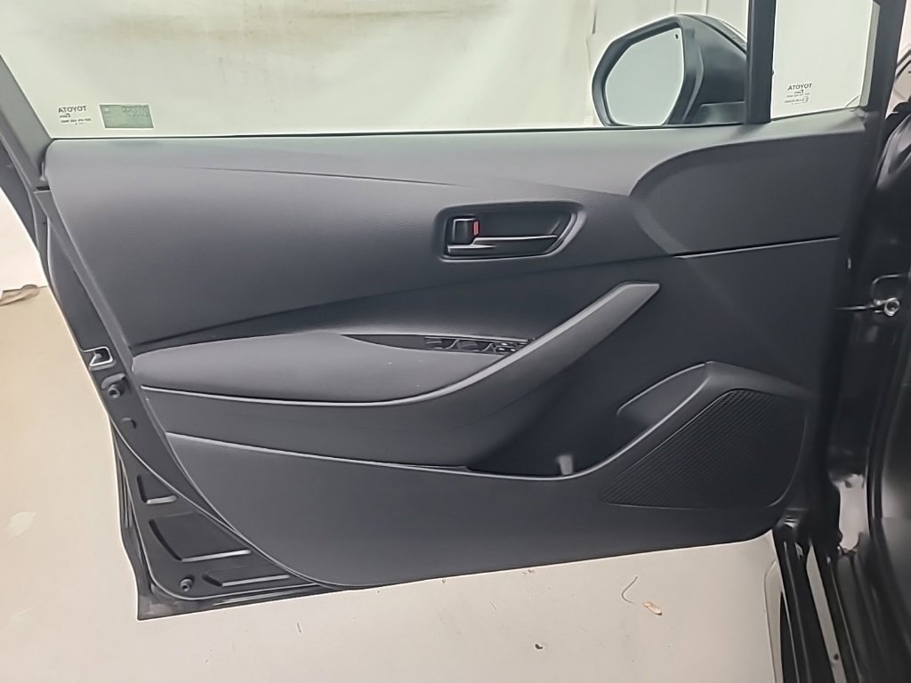 Used 2025 Toyota Corolla LE FWD image 23