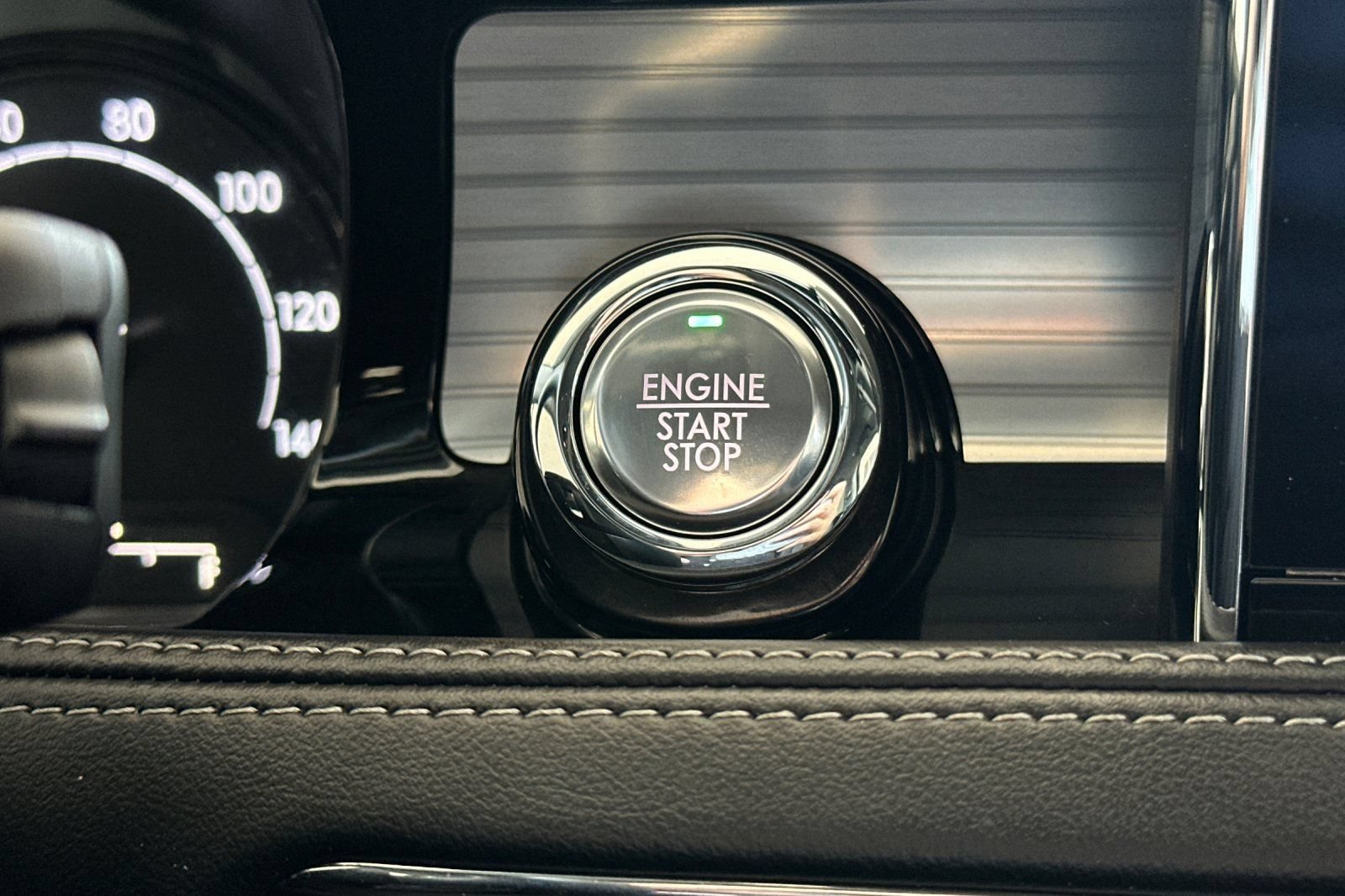 Certified 2022 Lincoln Corsair FWD image 22