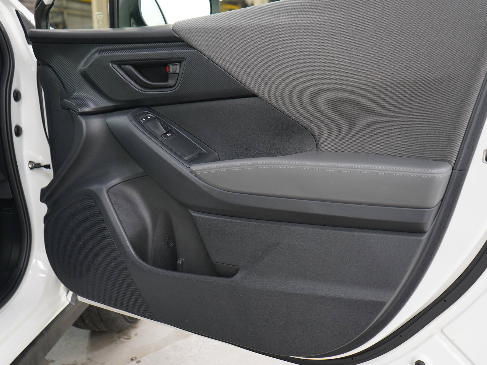 Used 2024 Subaru Crosstrek 2.0i Premium AWD/4WD image 9